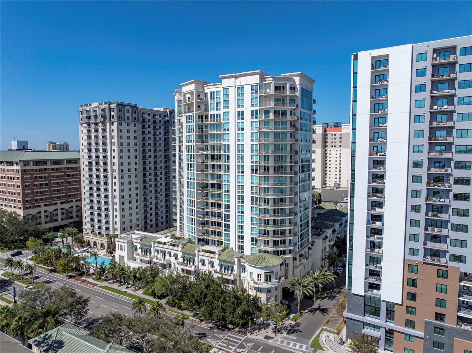 THE PLAZA HARBOUR ISLAND A CON - Residential