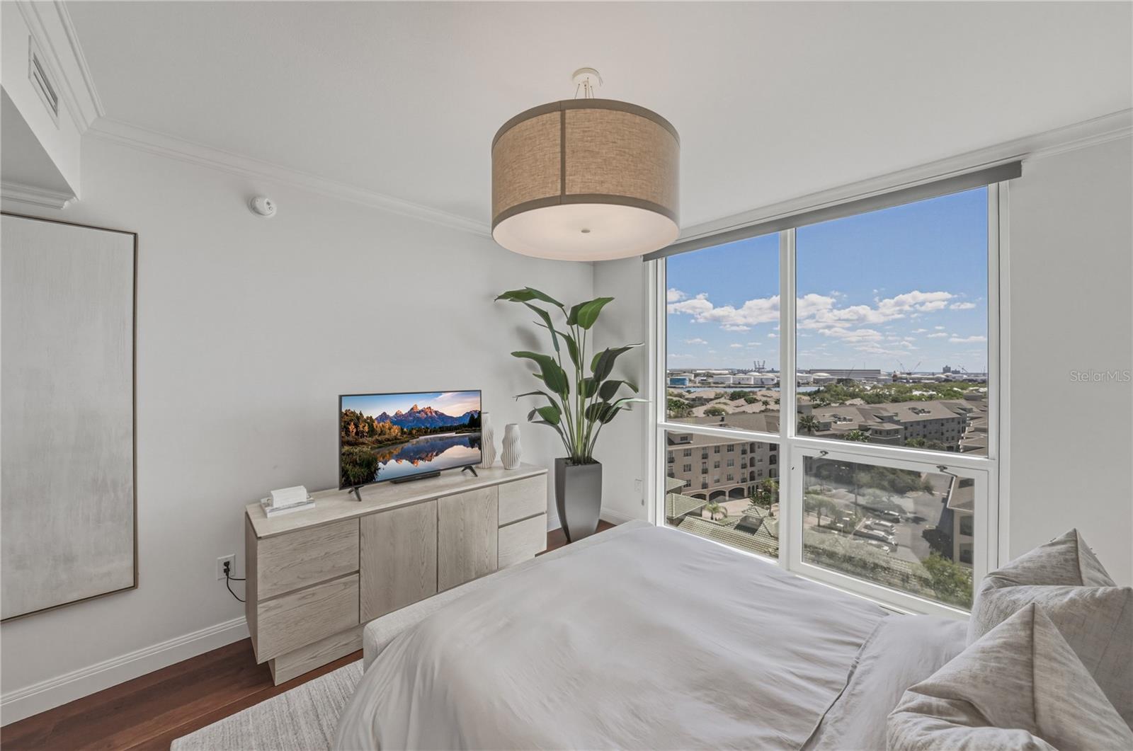 THE PLAZA HARBOUR ISLAND A CON - Residential