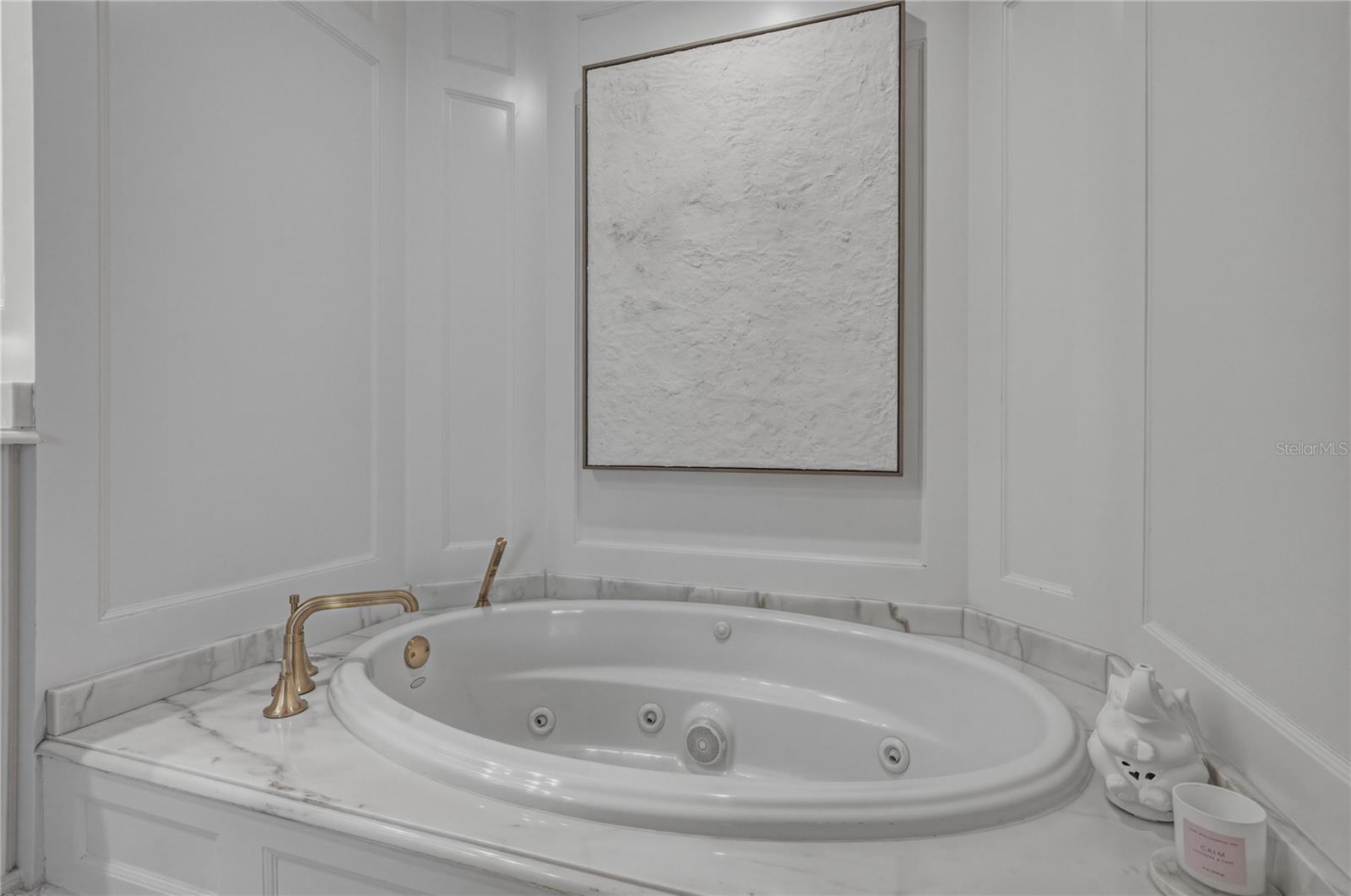 THE PLAZA HARBOUR ISLAND A CON - Residential