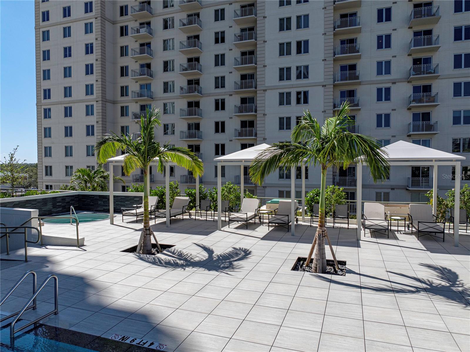 THE PLAZA HARBOUR ISLAND A CON - Residential