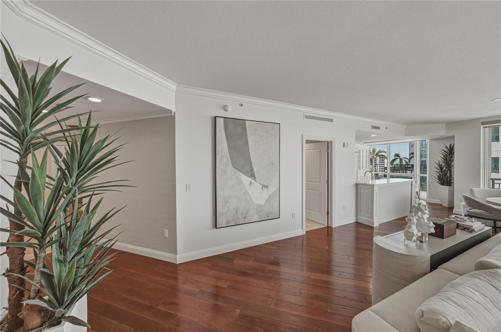 THE PLAZA HARBOUR ISLAND A CON - Residential