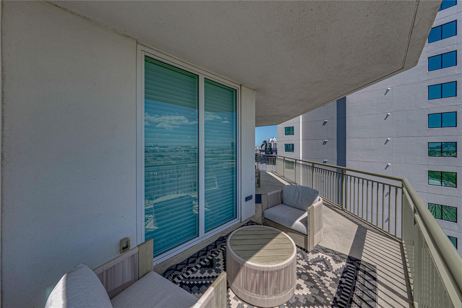 THE PLAZA HARBOUR ISLAND A CON - Residential