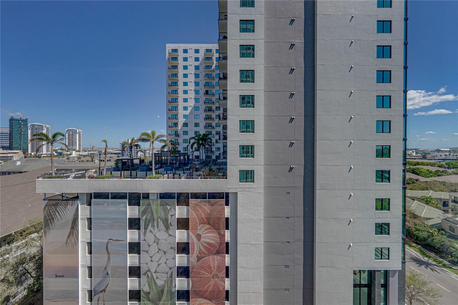 THE PLAZA HARBOUR ISLAND A CON - Residential