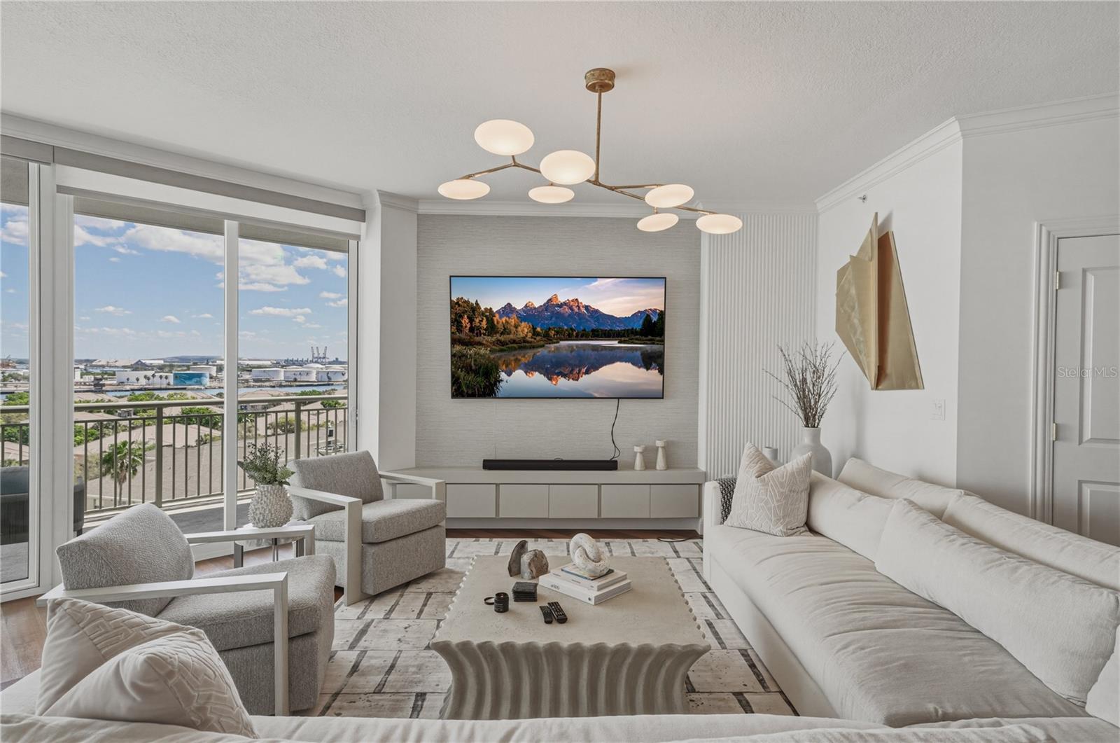 THE PLAZA HARBOUR ISLAND A CON - Residential