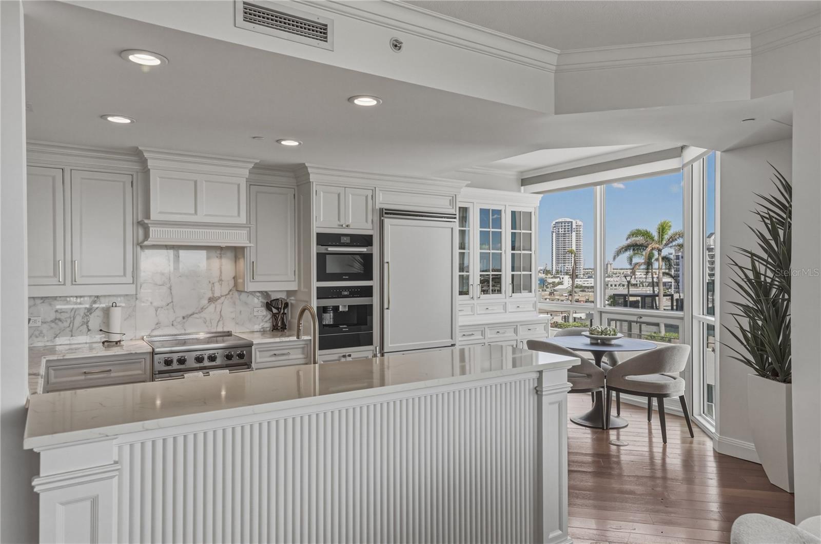 THE PLAZA HARBOUR ISLAND A CON - Residential