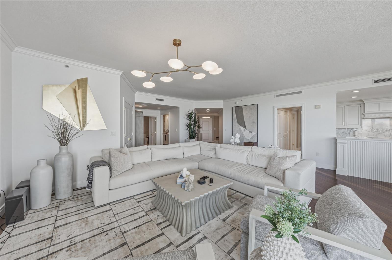 THE PLAZA HARBOUR ISLAND A CON - Residential