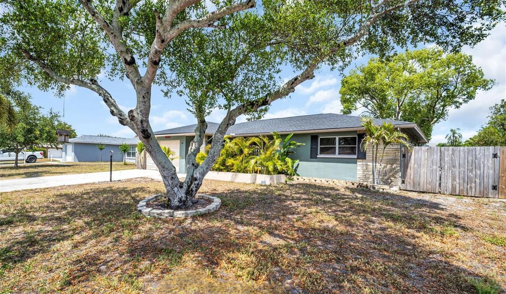 Photo of 2542 Wynnewood Drive, Clearwater, FL 33763 (MLS # TB8504418)
