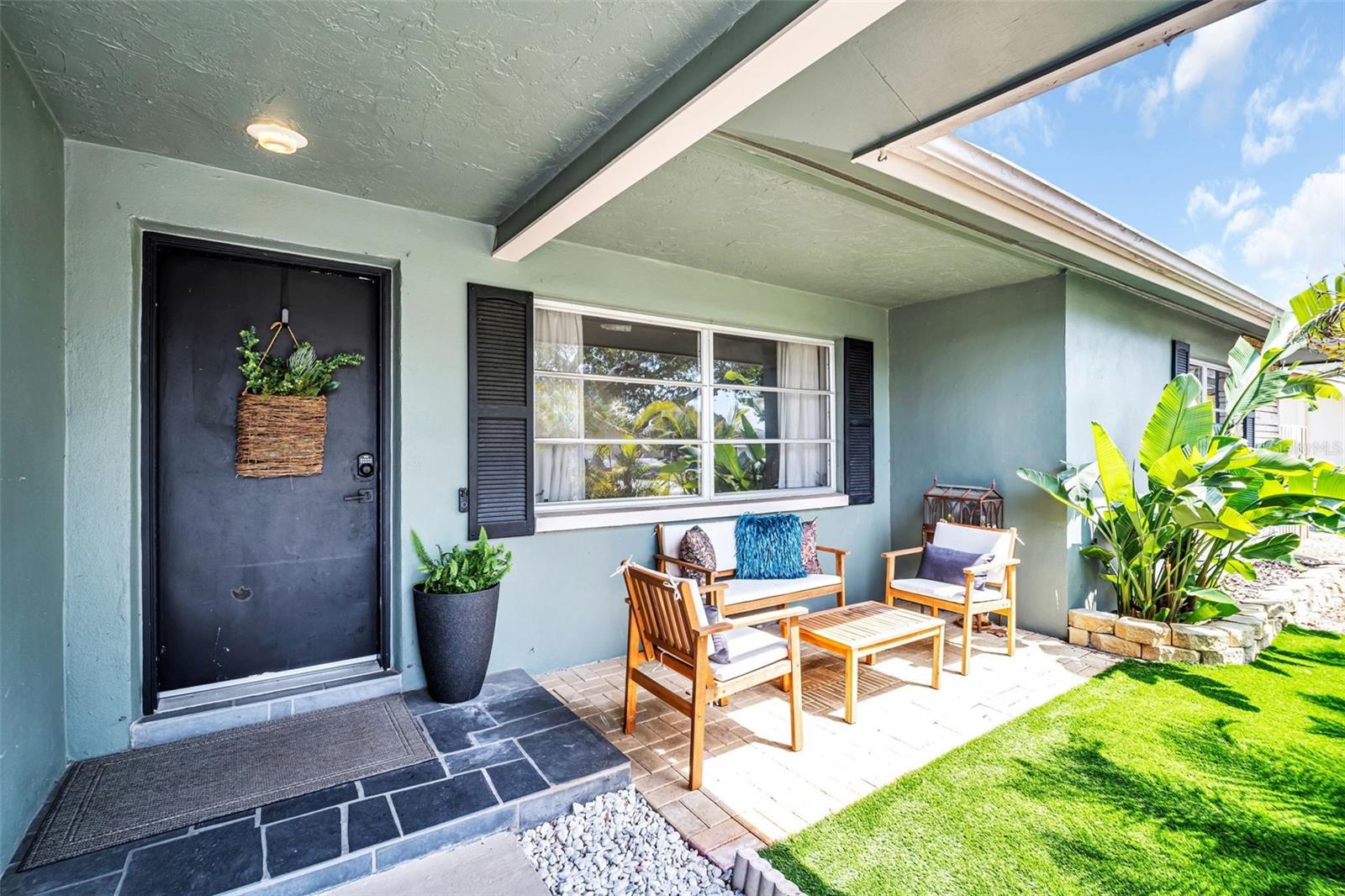 2542 WYNNEWOOD DRIVE