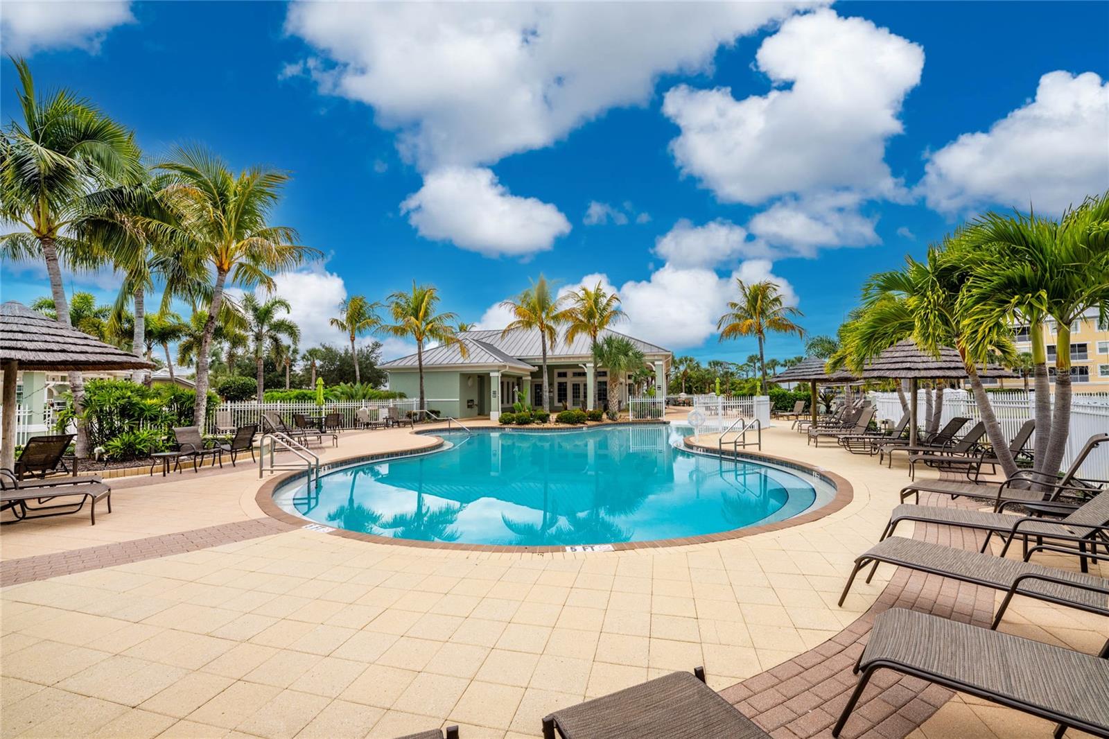 HAMMOCKS-VILLAS PH 02 - Residential