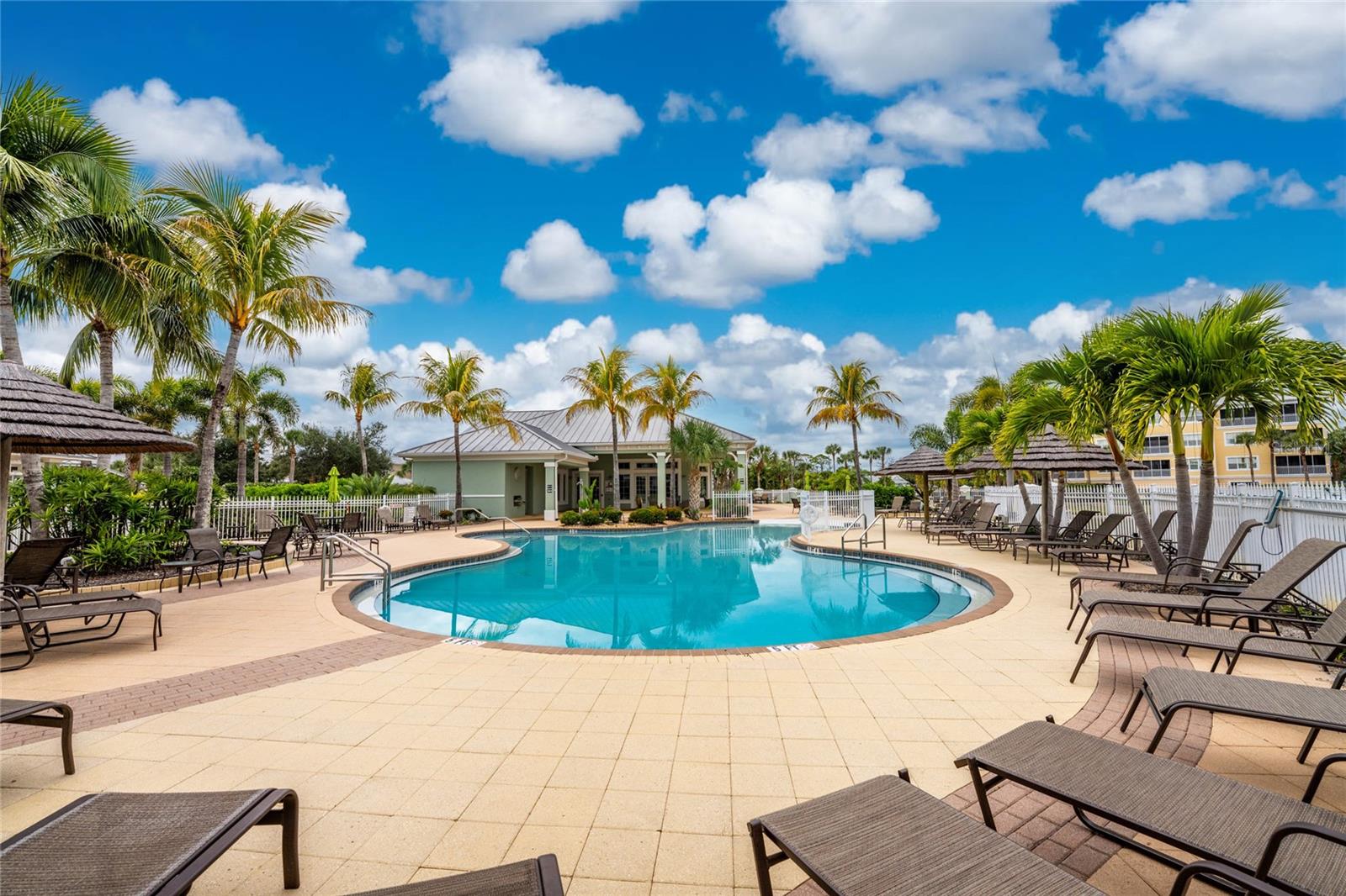 HAMMOCKS-VILLAS PH 02 - Residential