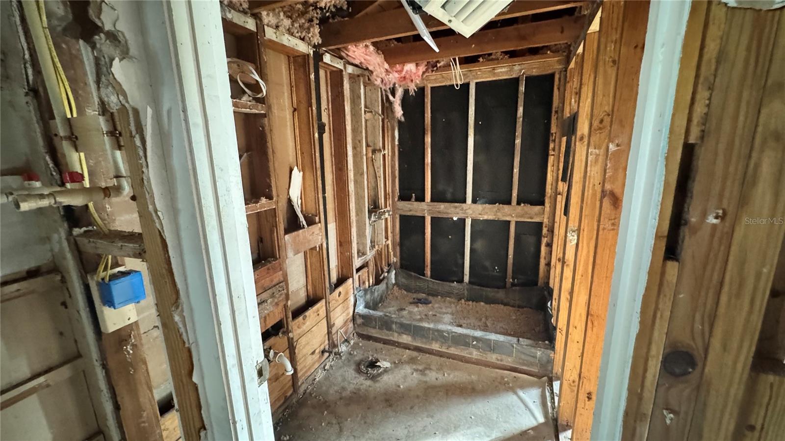 1106 E ARIZONA AVENUE