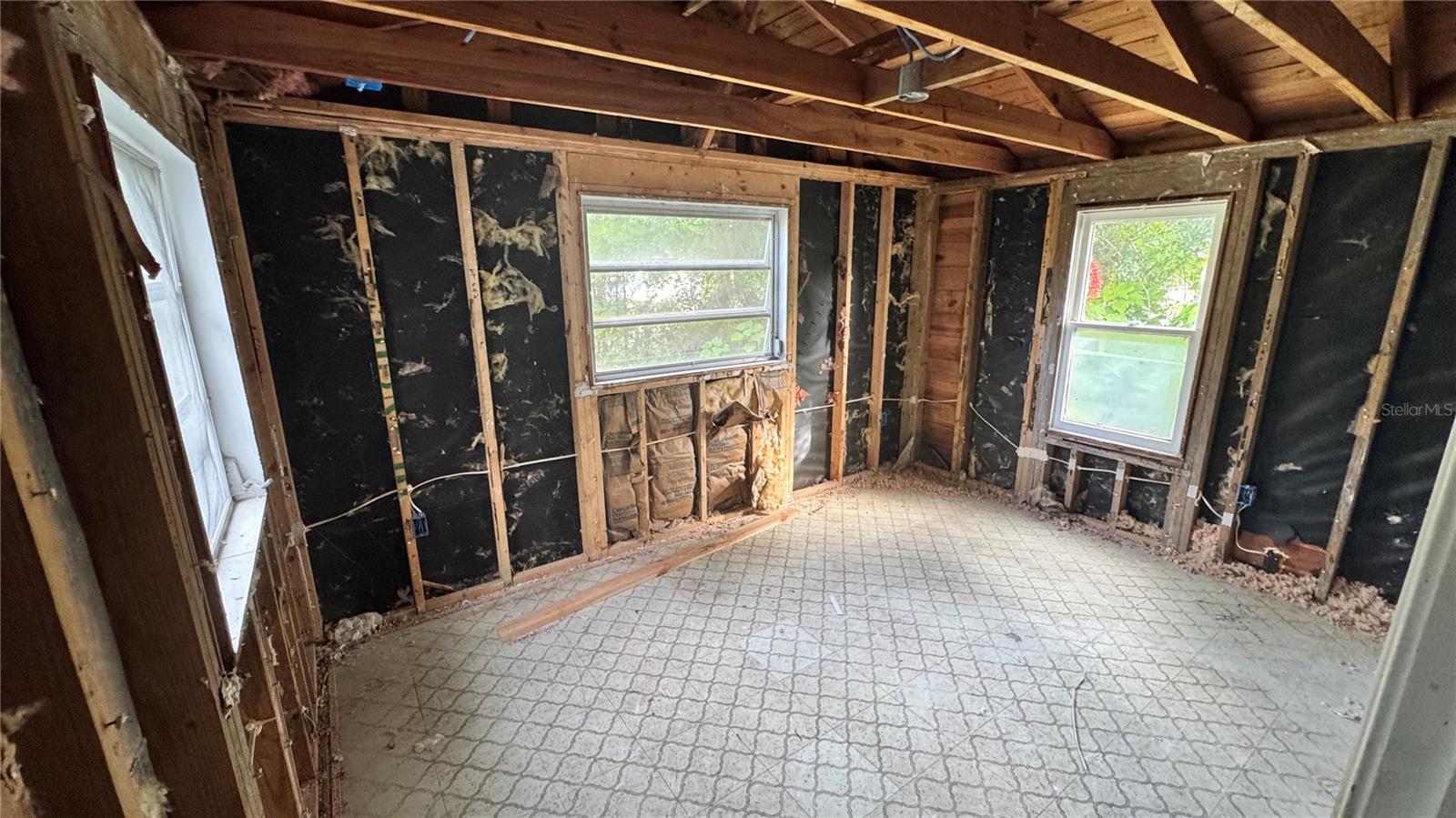 1106 E ARIZONA AVENUE