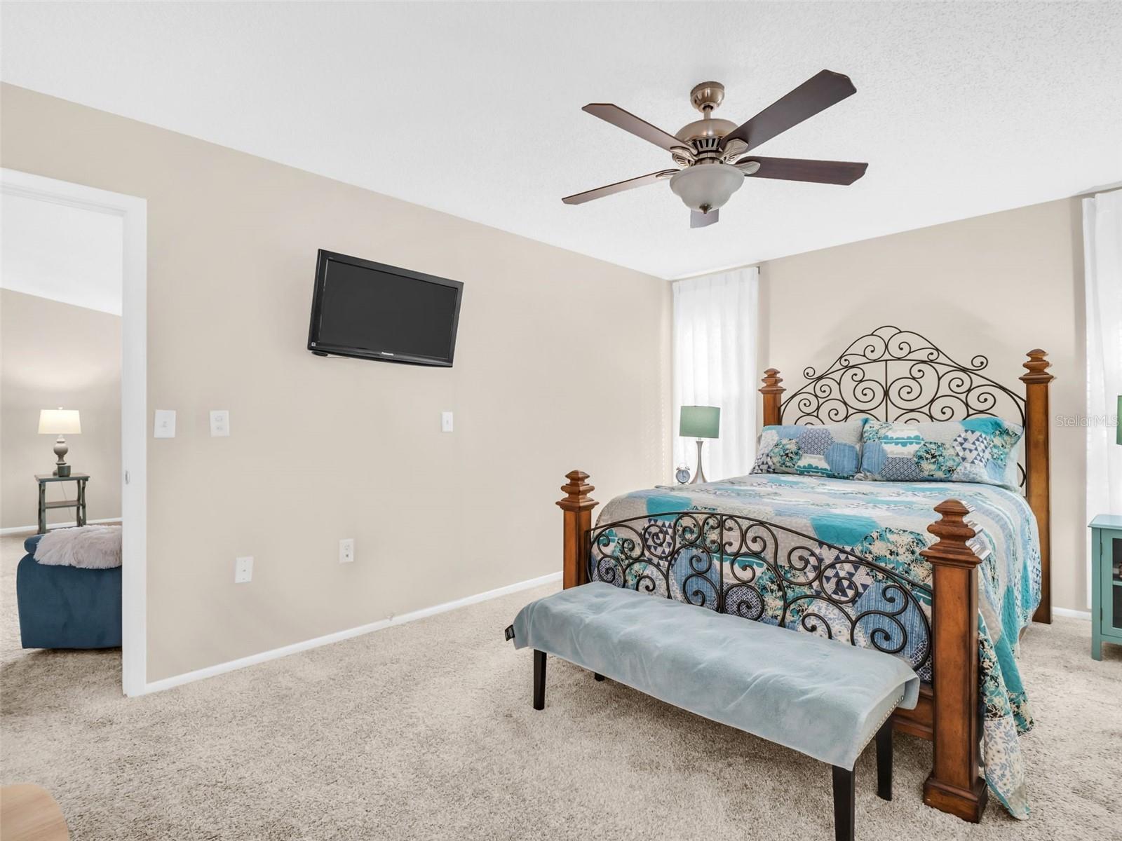 GREEN DOLPHIN PARK CONDO - Residential