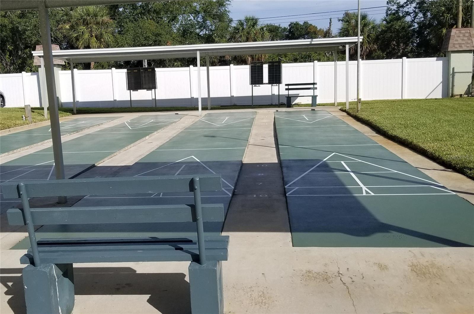 GREEN DOLPHIN PARK CONDO - Residential