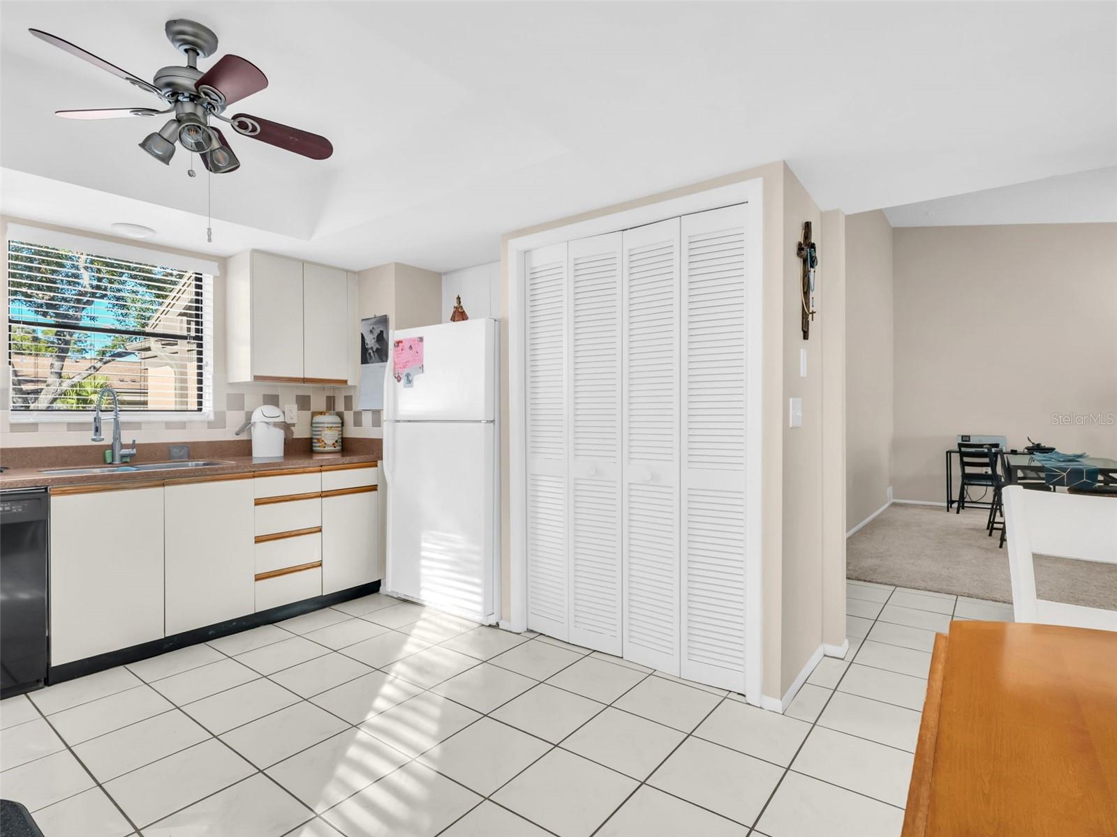 GREEN DOLPHIN PARK CONDO - Residential