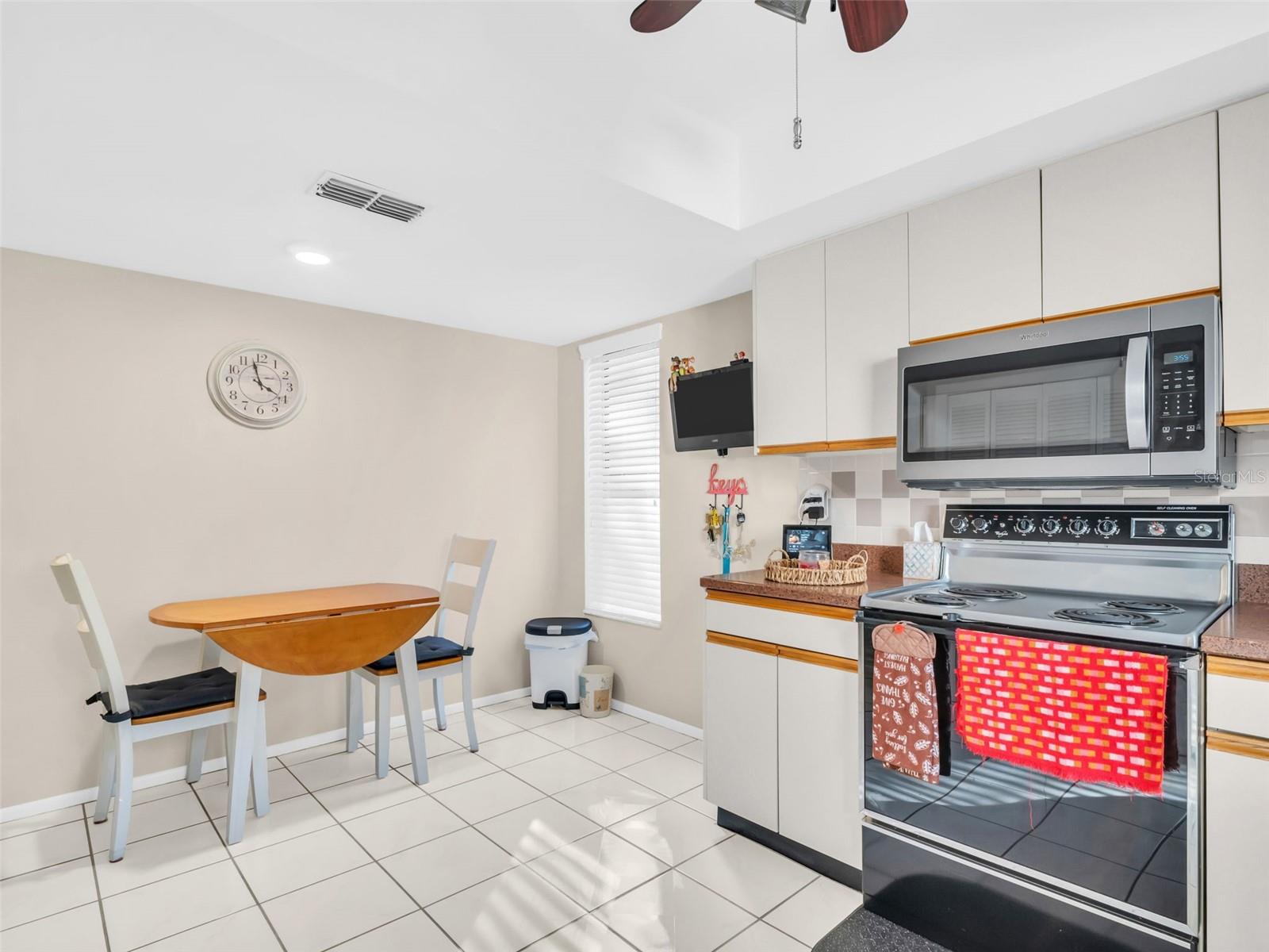 GREEN DOLPHIN PARK CONDO - Residential