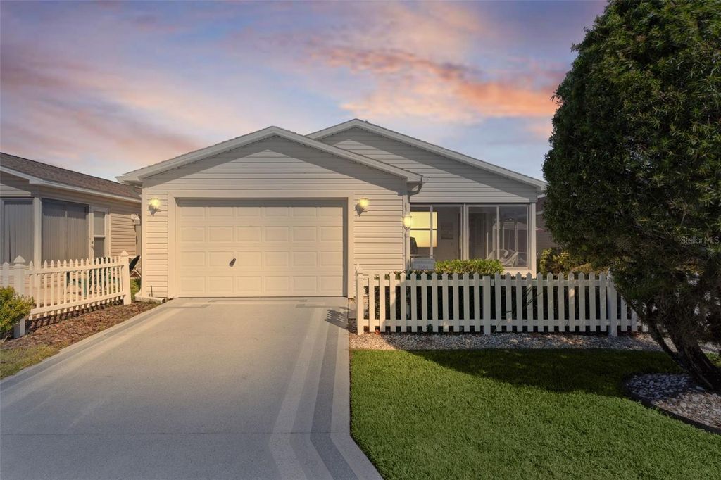 Photo of 3604 Cambria Circle, The Villages, FL 32162 (MLS # G5103636)