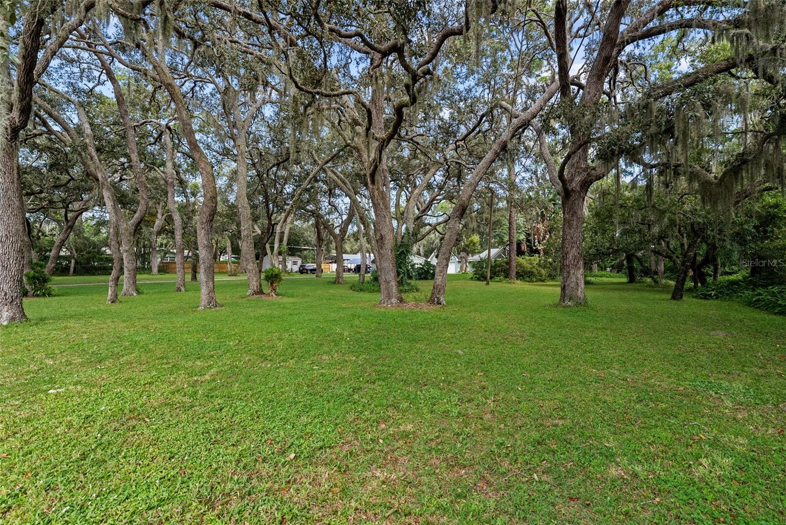 LAKEWOOD ACRES - Residential