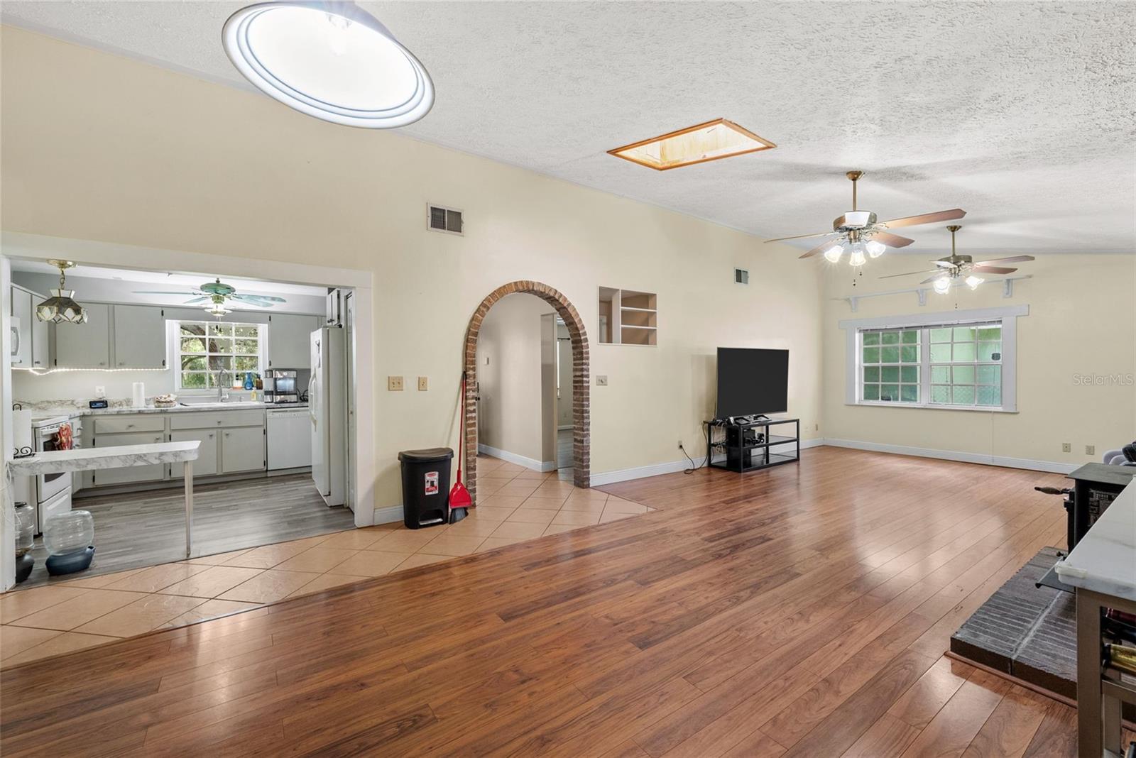 LAKEWOOD ACRES - Residential