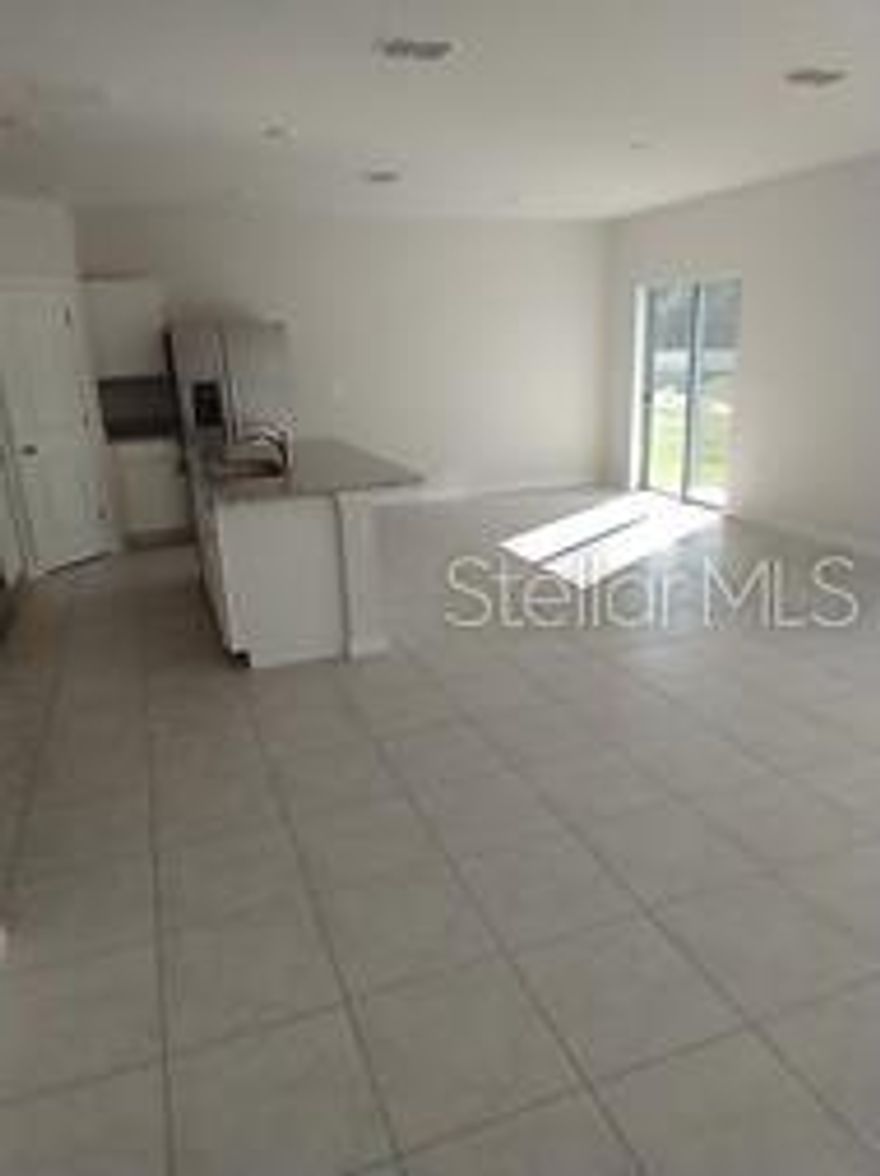 4 bedroom 2 bathroom, 1722 sq.ft., split floor plan, kitchen with center island, granite counter tops, stainless steel appliances, inside utility room w/ washer and dryer included, large master suite, master bathroom with dual vanities and standup shower, 9 foot ceiling thru-out, 2 car garage with opener. Community pool, playground and dog park.