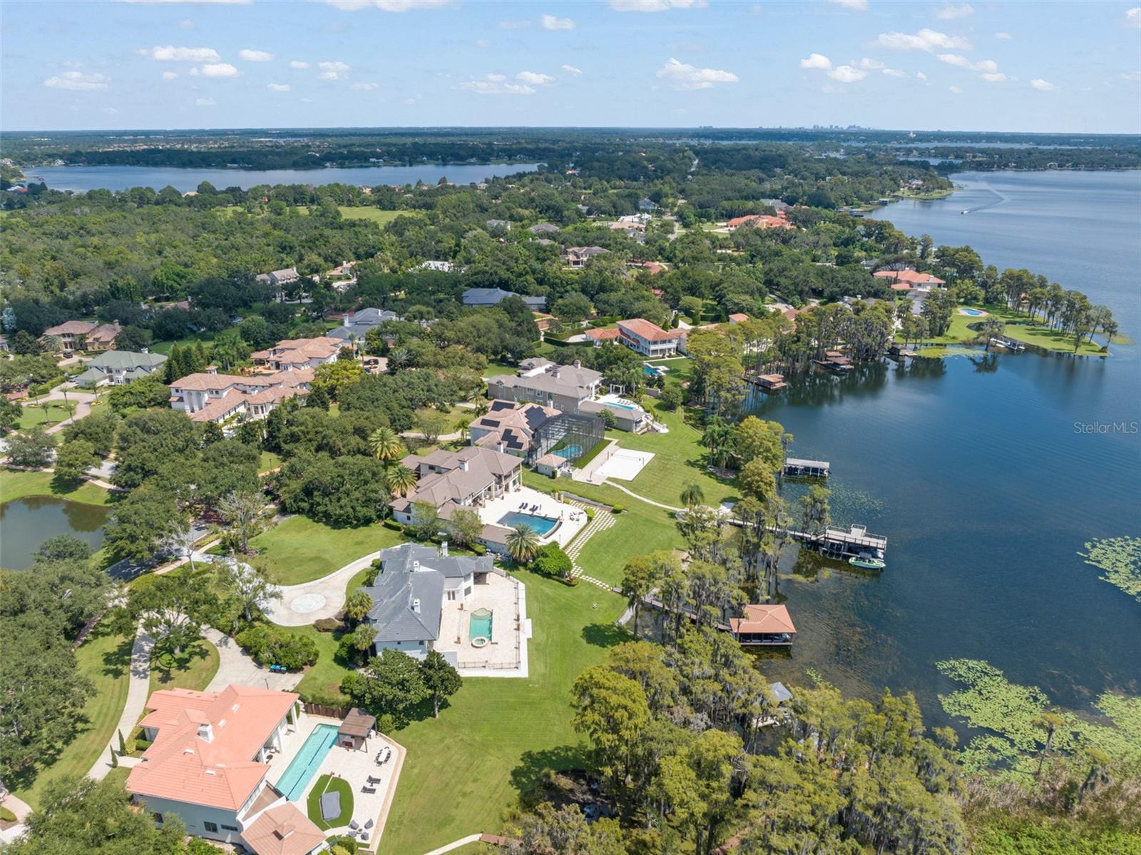 CHAINE DE LAC - Residential