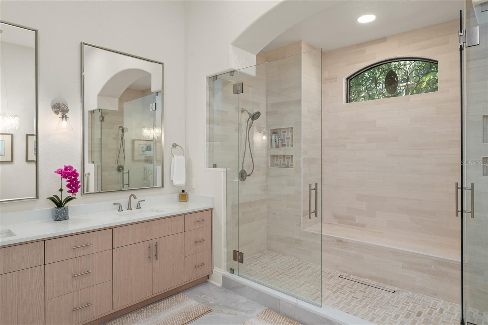 CHAINE DE LAC - Residential