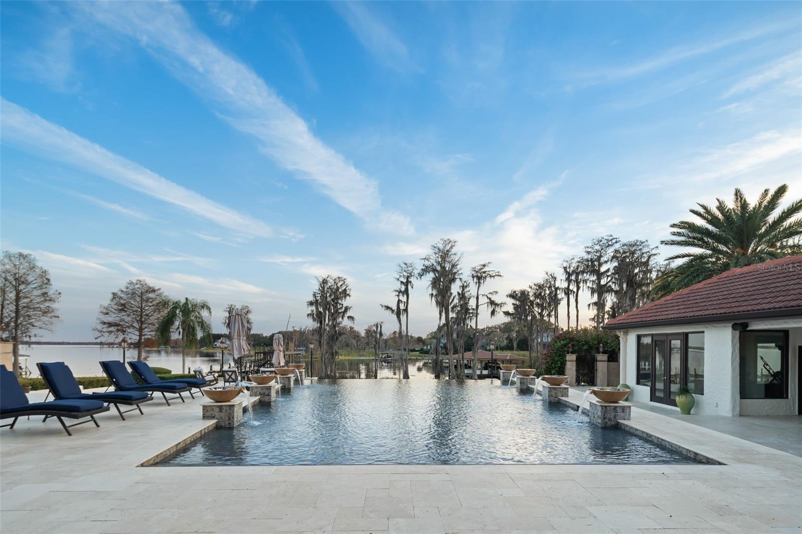 CHAINE DE LAC - Residential