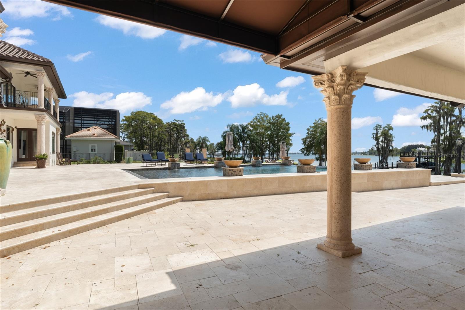 CHAINE DE LAC - Residential
