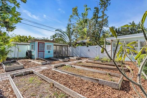 A home in SEMINOLE