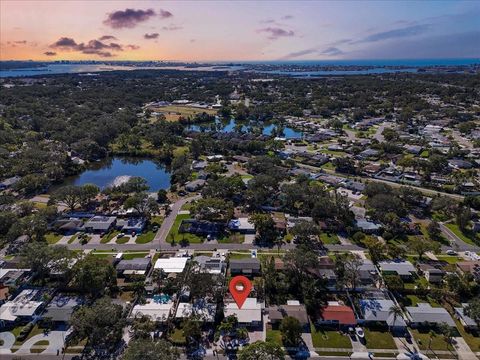 A home in SEMINOLE