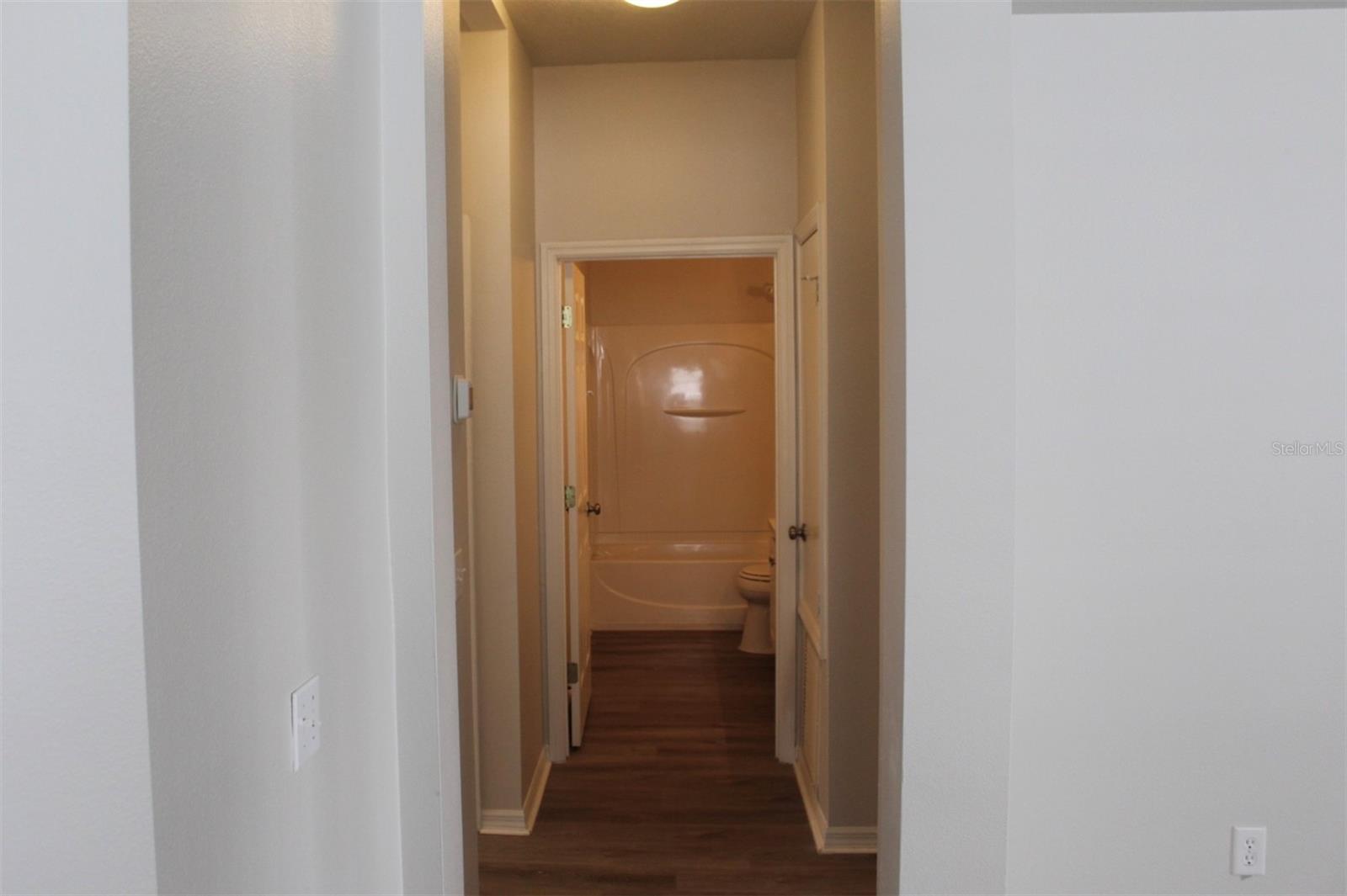 FOUR CORNERS PH 01 - Residential Lease
