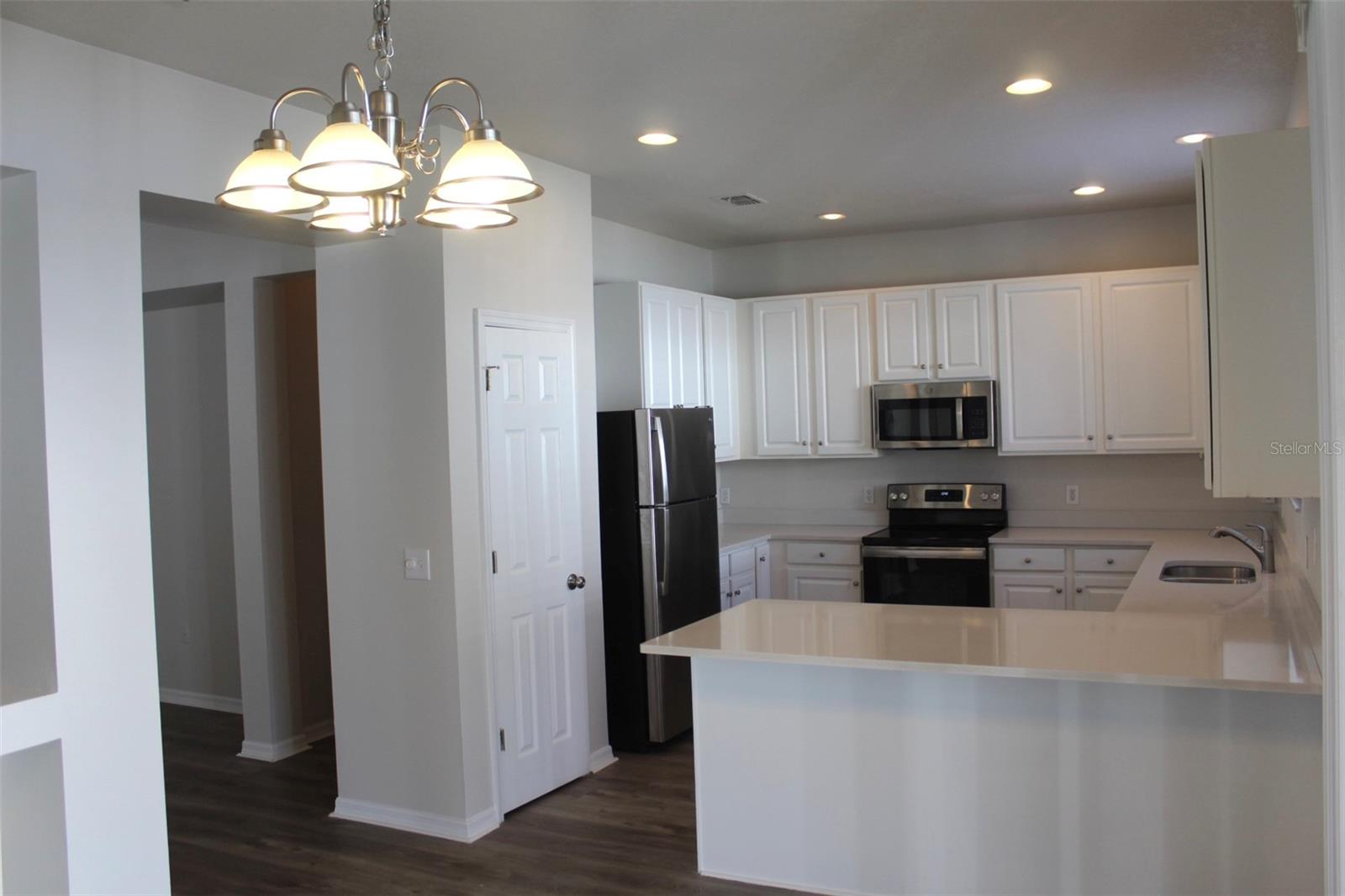 FOUR CORNERS PH 01 - Residential Lease