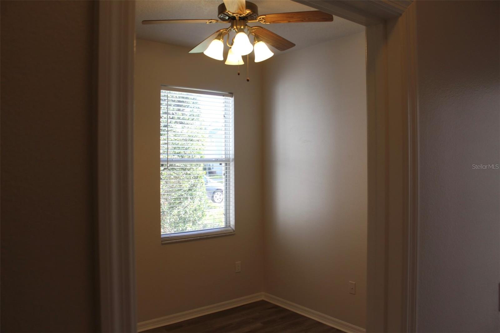FOUR CORNERS PH 01 - Residential Lease