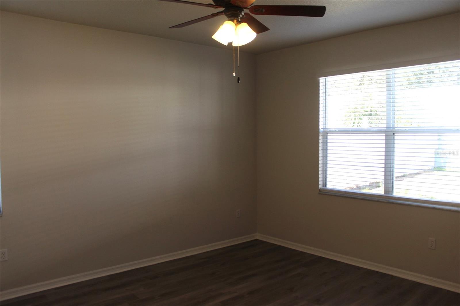 FOUR CORNERS PH 01 - Residential Lease