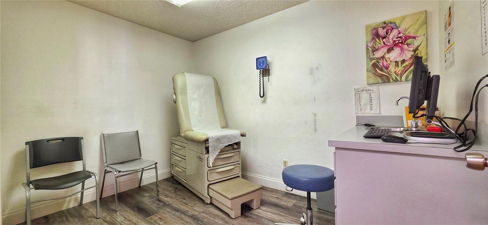 WINDSOR WOODS PROF CENTER 01 - Commercial Sale