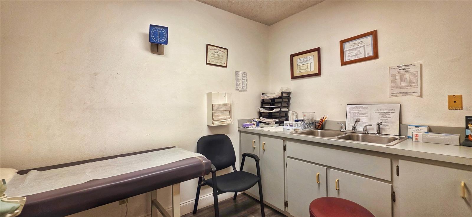 WINDSOR WOODS PROF CENTER 01 - Commercial Sale