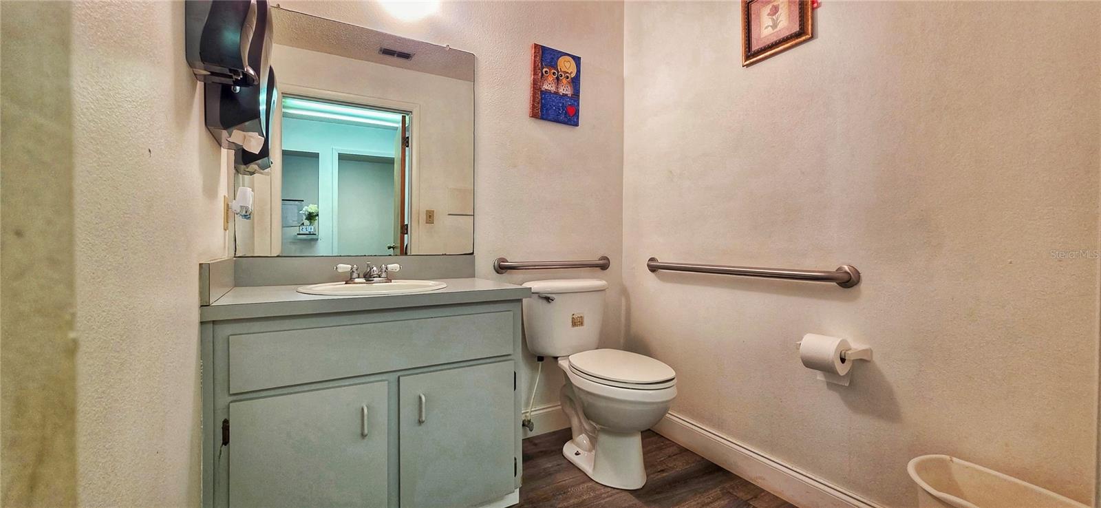 WINDSOR WOODS PROF CENTER 01 - Commercial Sale