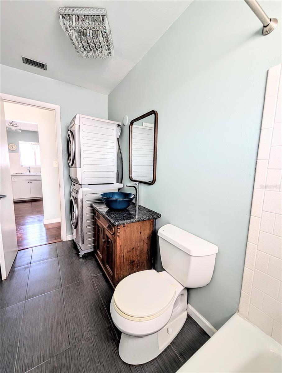 THE FOURTH BAYSHORE - Residential