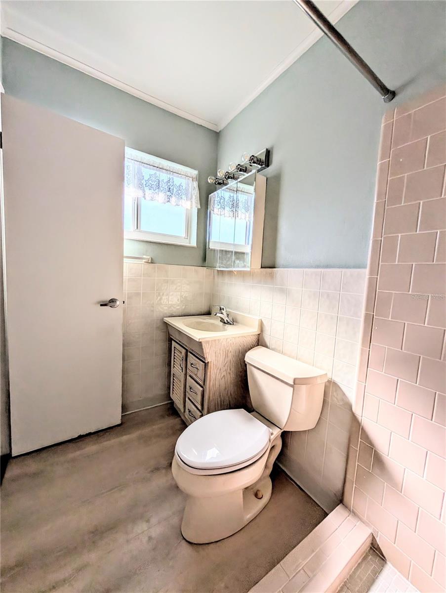 THE FOURTH BAYSHORE - Residential