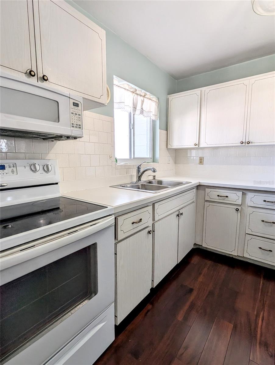 THE FOURTH BAYSHORE - Residential