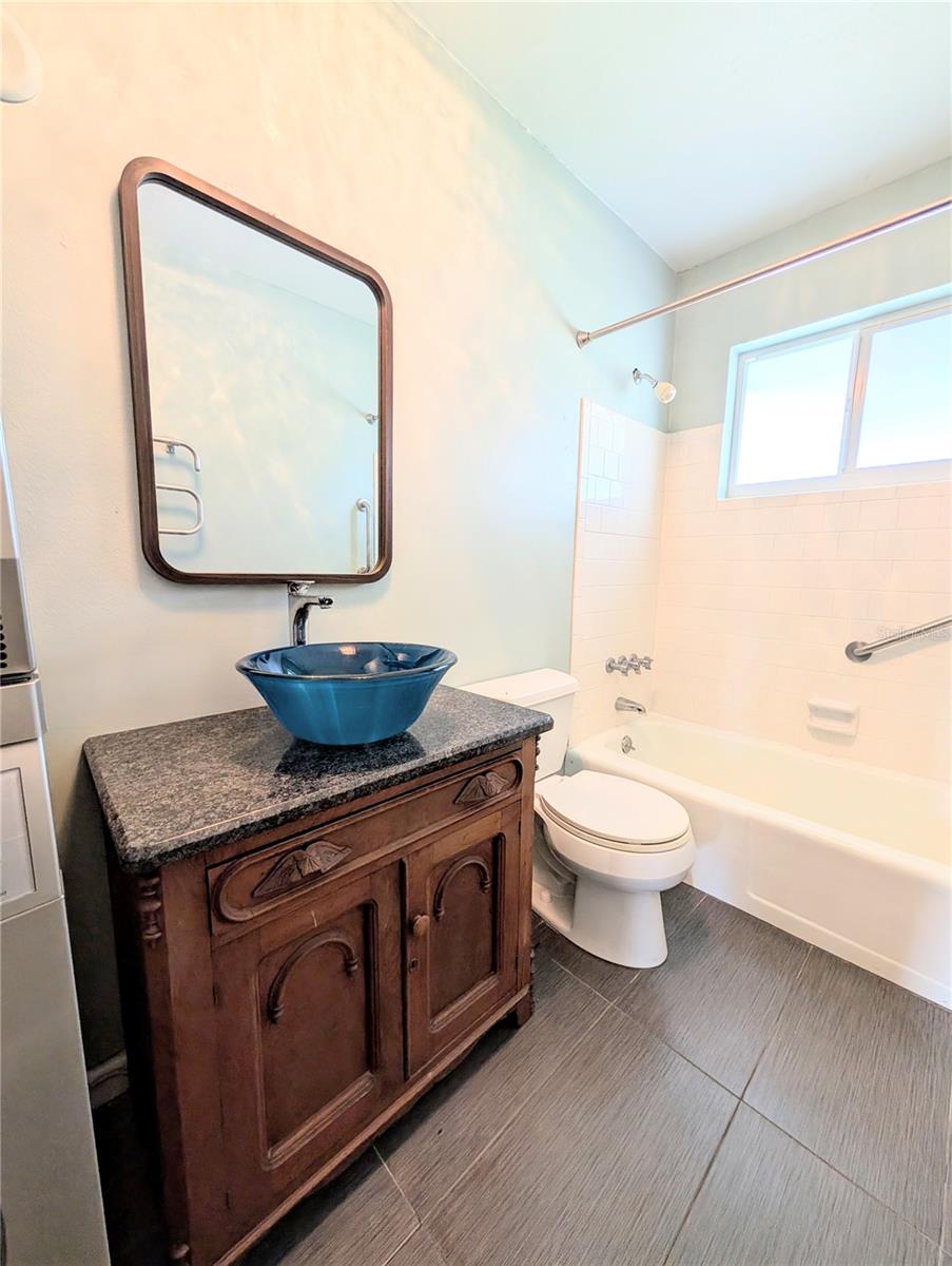 THE FOURTH BAYSHORE - Residential