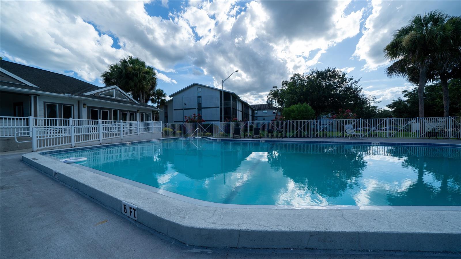 OAKS CONDOMINIUM - Residential