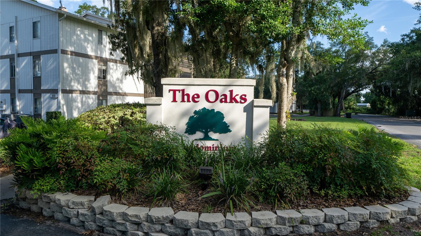 OAKS CONDOMINIUM - Residential