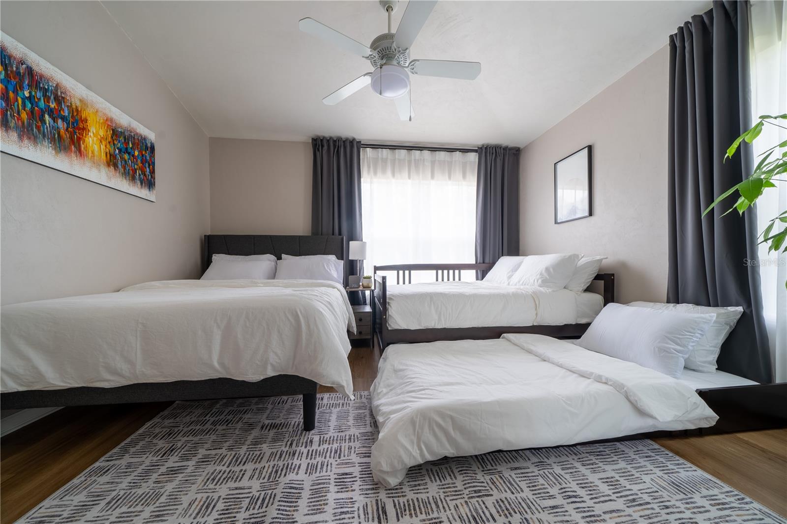OAKS CONDOMINIUM - Residential