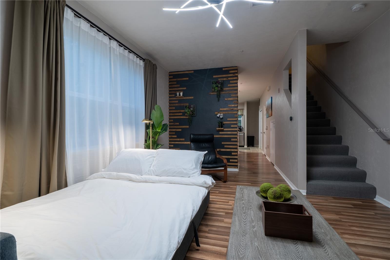 OAKS CONDOMINIUM - Residential