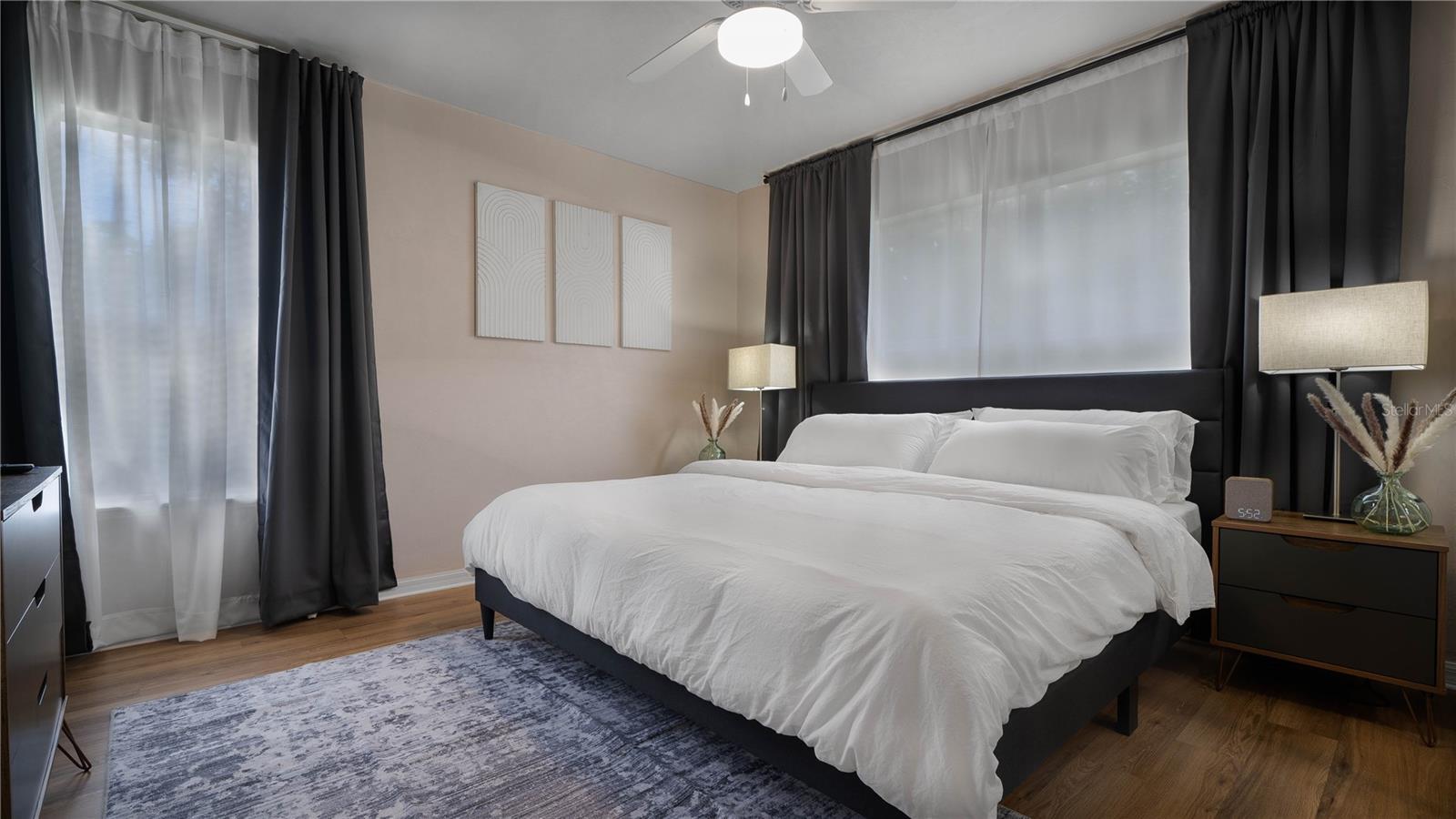 OAKS CONDOMINIUM - Residential