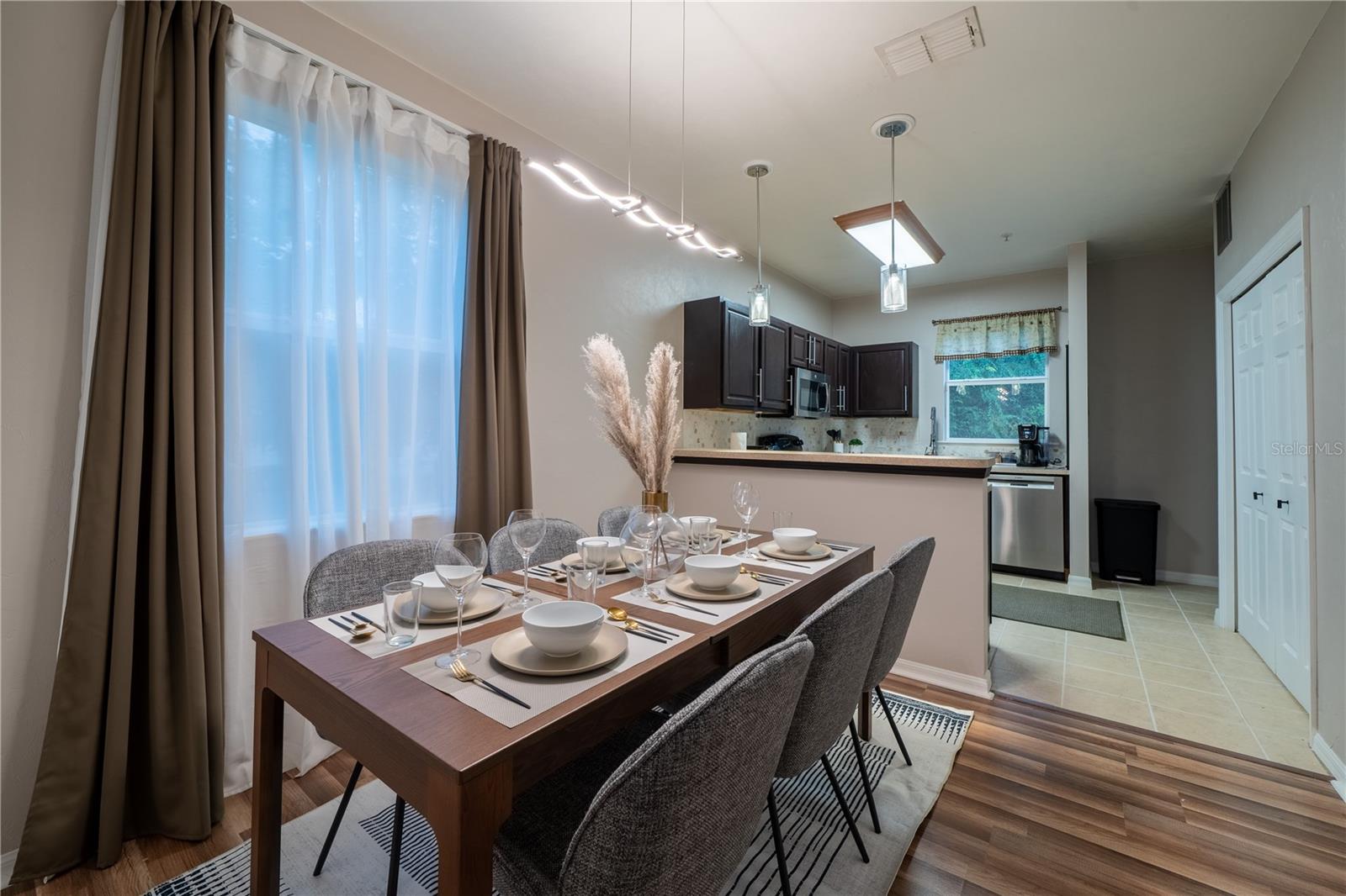 OAKS CONDOMINIUM - Residential