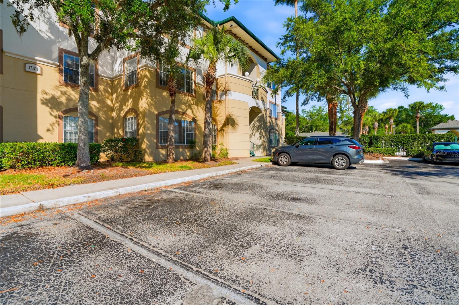 JADE AT TAMPA PALMS A CONDOMIN - Residential