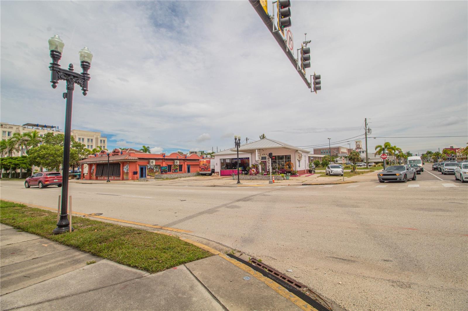 PUNTA GORDA - Commercial Sale