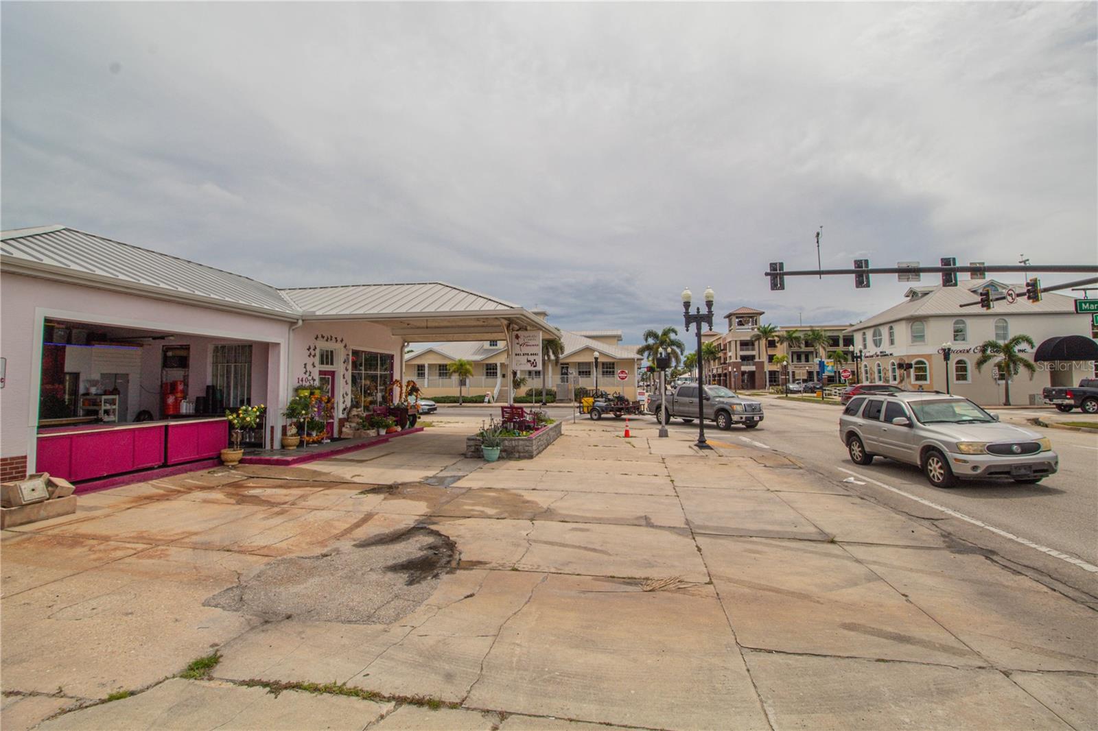 PUNTA GORDA - Commercial Sale